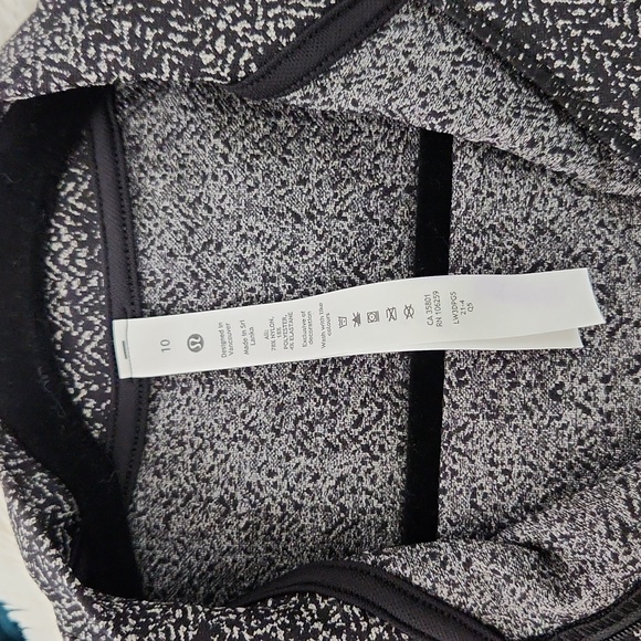 NWOT Lululemon Cropped Half Zip - Picture 2 of 4
